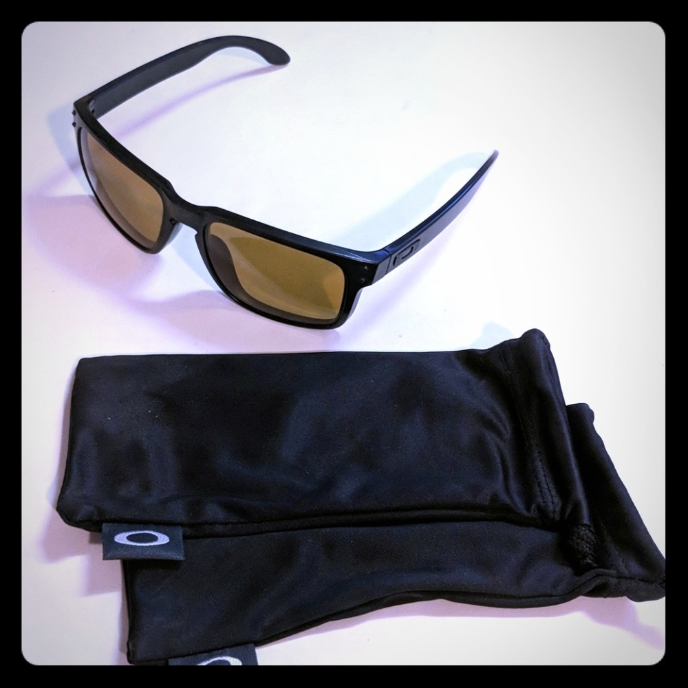 Oakley Holbrook Polarized  sun glasses